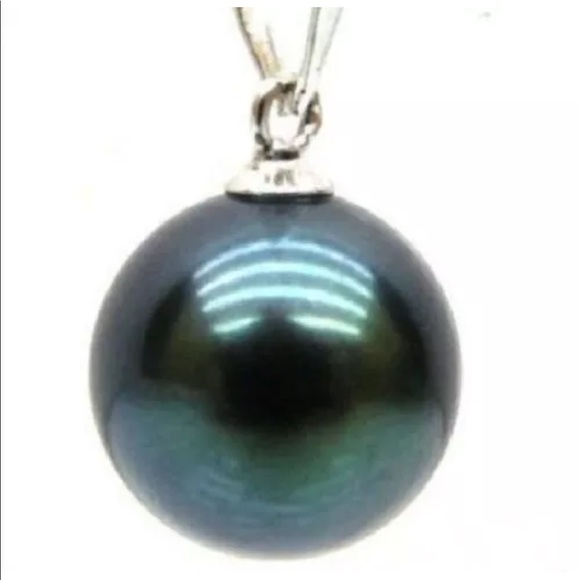 Jodi’s Jewelry Jewelry - 16 MM Tahitian Shell Pearl Pendant White GF Chain
